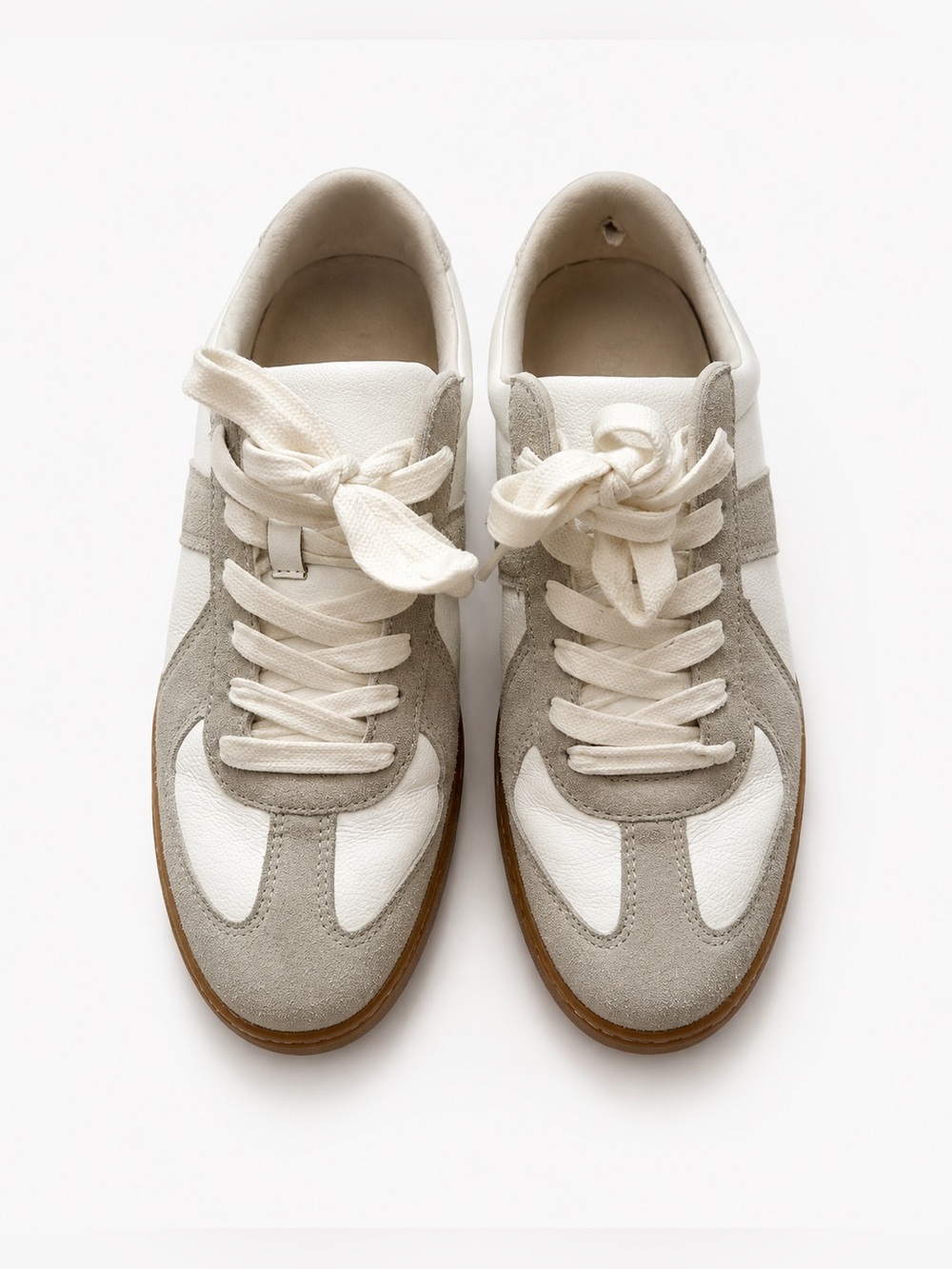 Cushionaire Bailey White Suede Leather Sneakers Gum Sole Lace-Up Shoes Size 7M